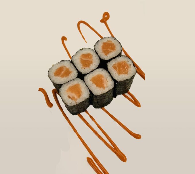 Spicy Salmon Hosomaki